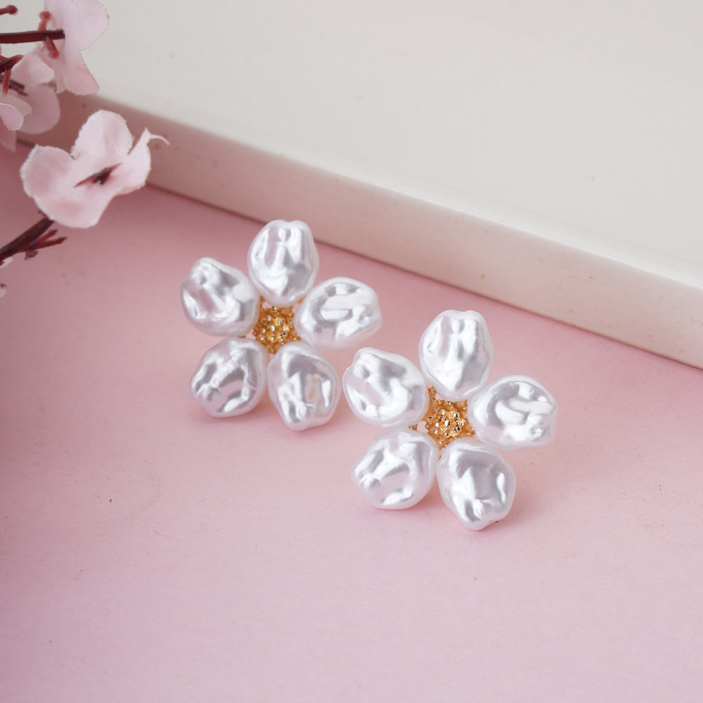 Romantic Gold Plated 5-Petal Flower Stud Earrings with Baroque Style White Shell petals
