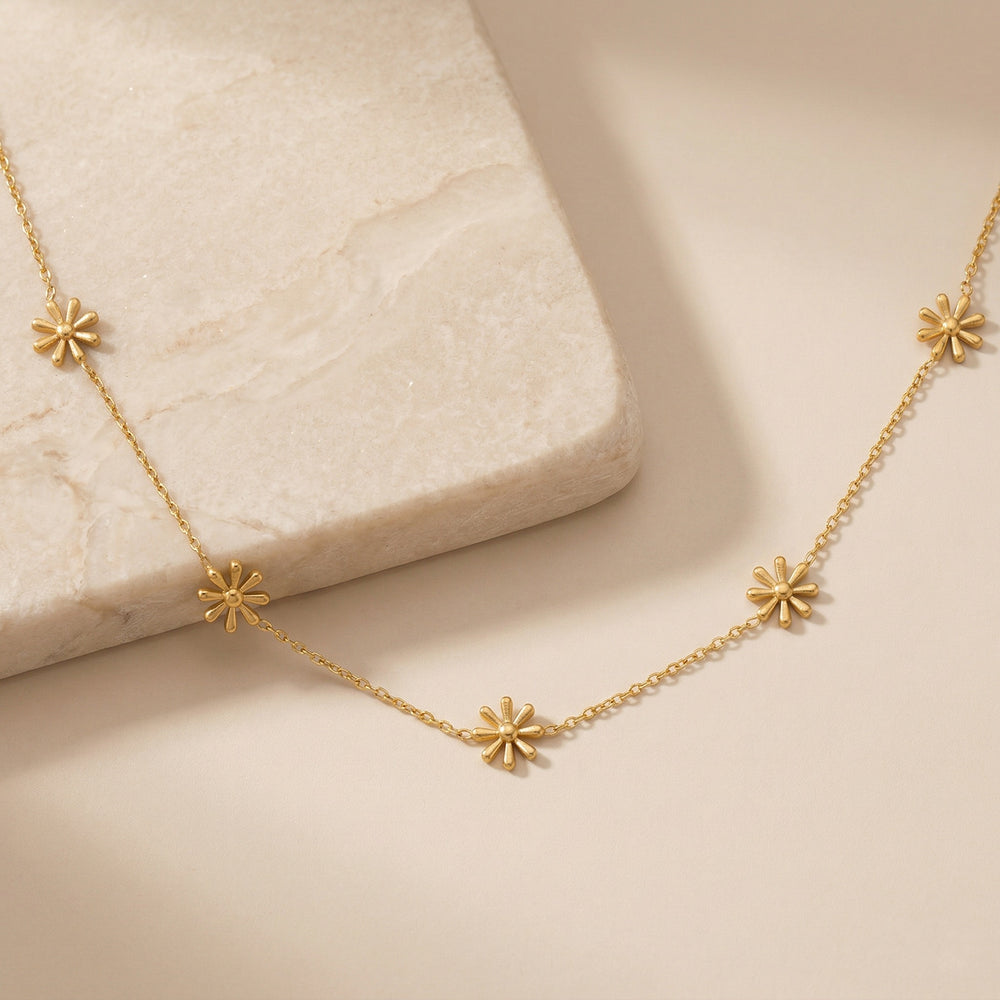 Elegant Daisy Flower Station Necklace