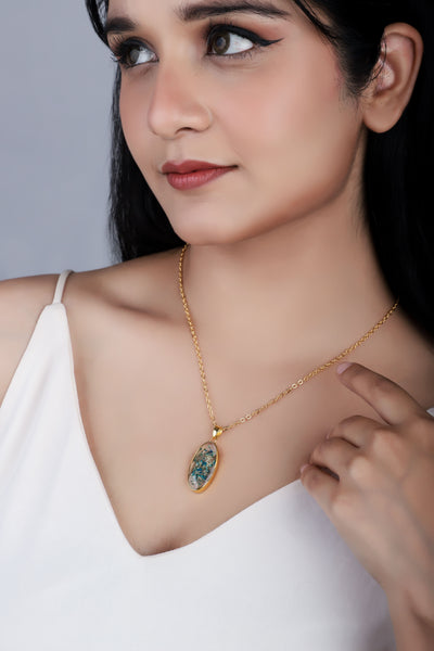 Dried hydrangeas Real Flower Resin Pendant chain for girls