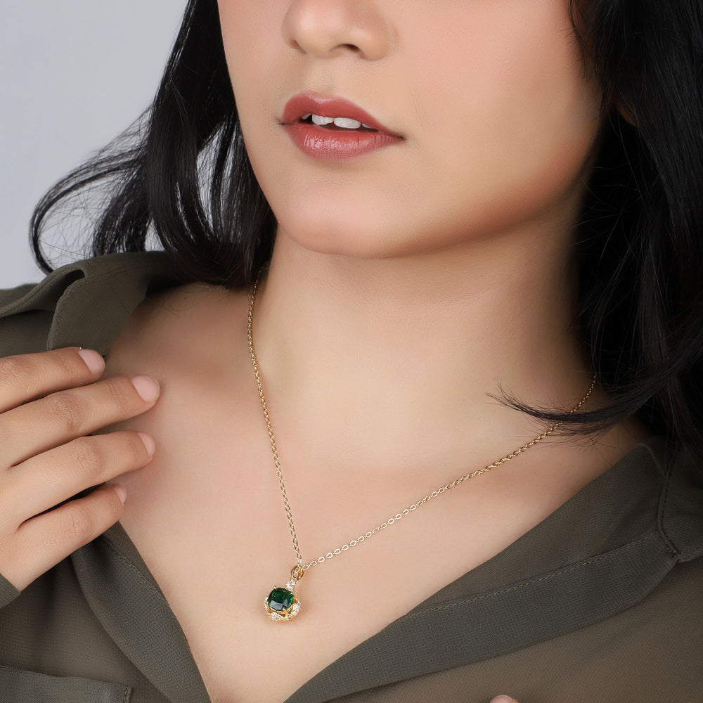 Classic Green stone pendant Anti Tarnish Anti Allergic chain girls women