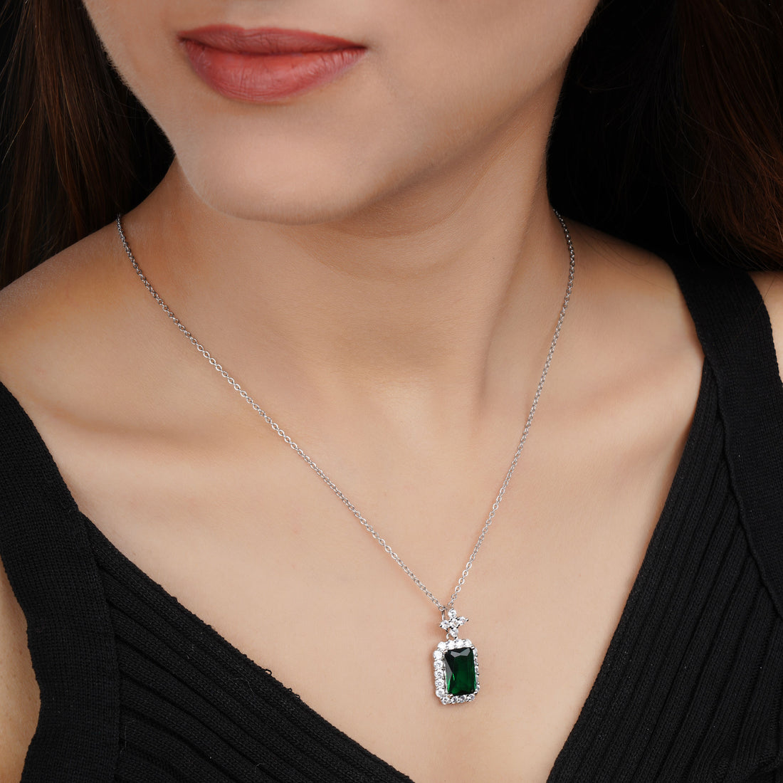 Elegant Green Stone Anti Tarnish Anti Allergic Skin Safe chain girls women