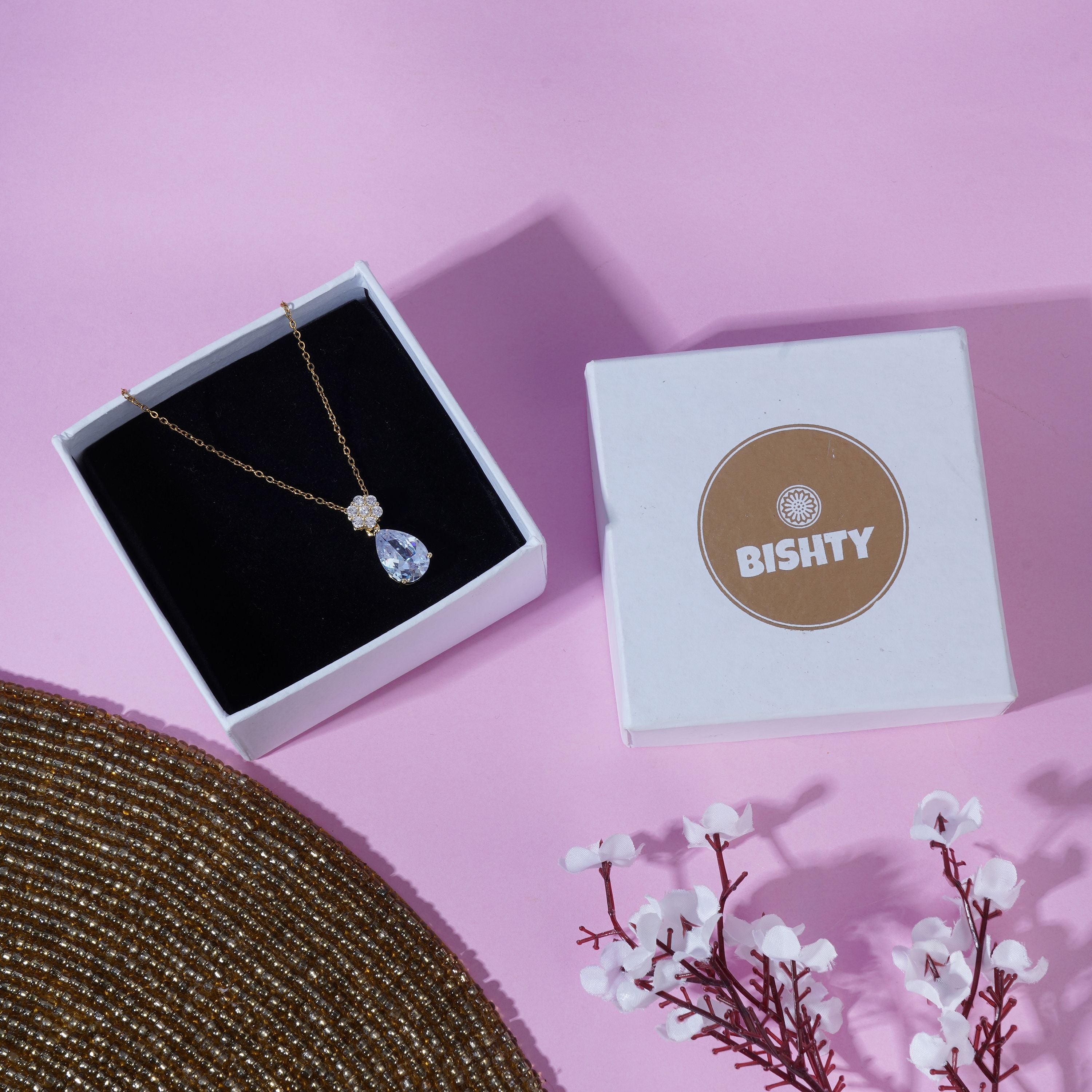 Elegant Anti Tarnish Stone Pendant Chain – Perfect Valentine's Day Gift for Girls & Women.