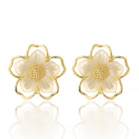 Elegant Gold Plated Layered White Resin Flower Stud Earrings with Textured Golden Pistil Center