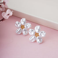 Romantic Gold Plated 5-Petal Flower Stud Earrings with Baroque Style White Shell petals