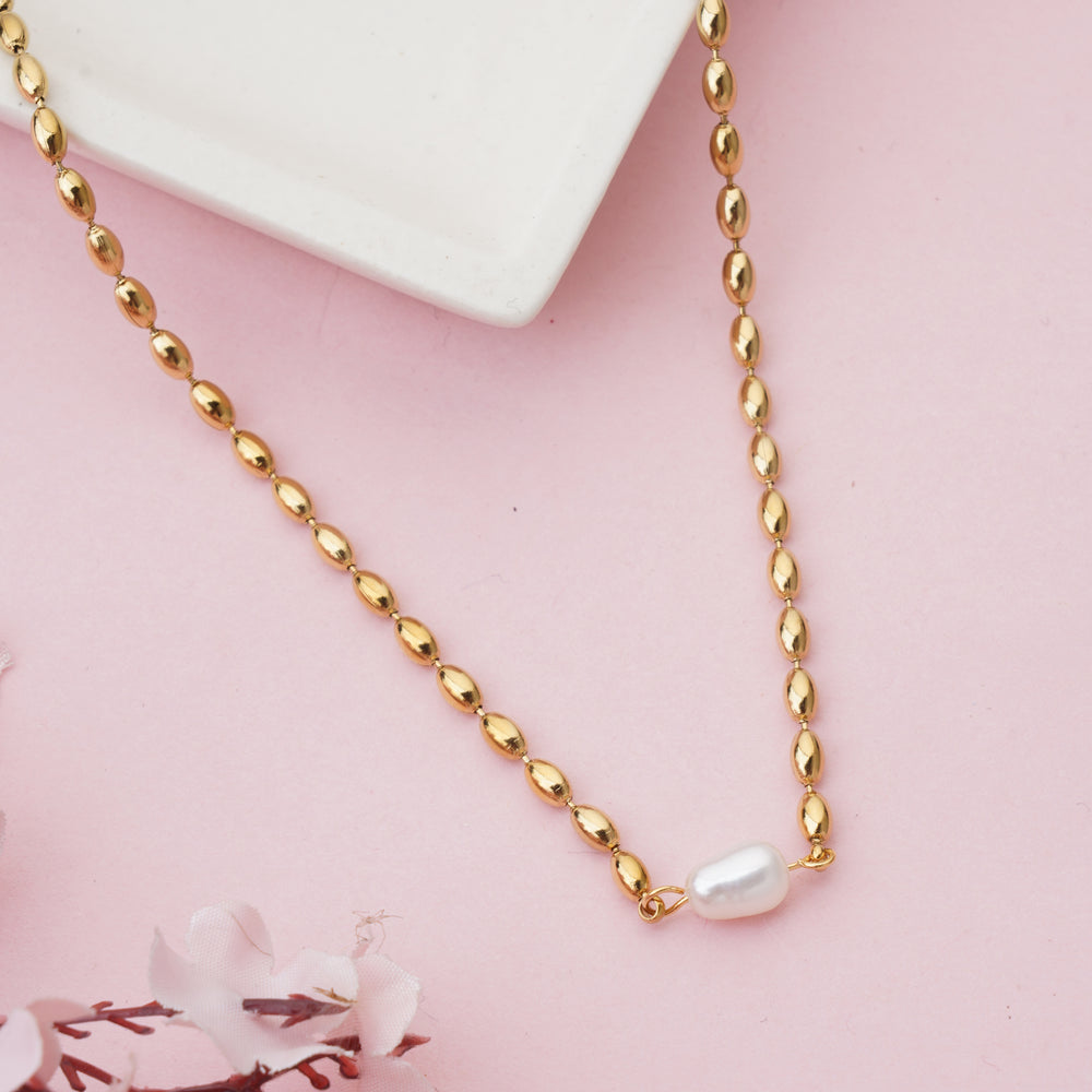 Baroque Pearl Pendant with Gold Oval Bead Chain