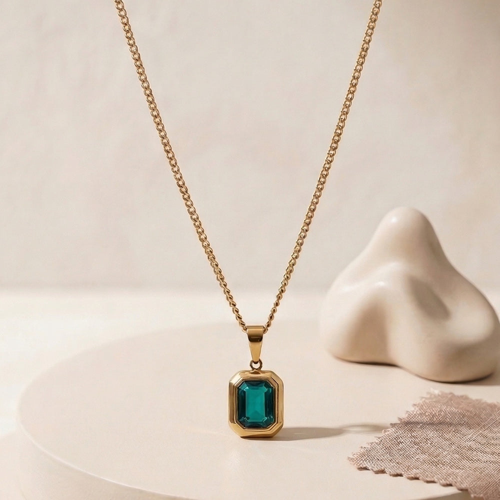 Luxury Cushion Cut Emerald Green Crystal Pendant Necklace