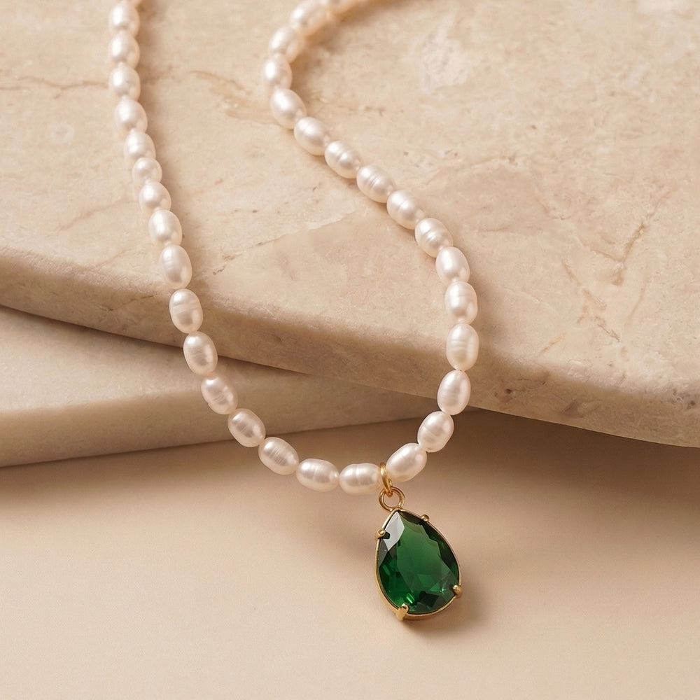 Vintage Style Pear Cut Emerald Drop Pendant on Pearl String
