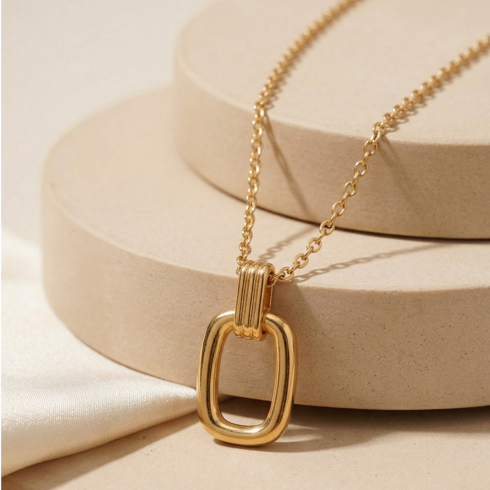 Contemporary Open Oval Link Pendant Necklace