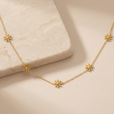 Elegant Daisy Flower Station Necklace