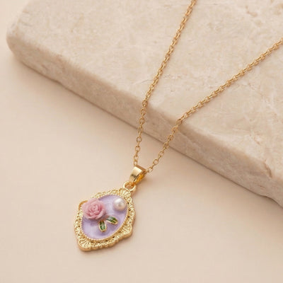 Exquisite Vintage Style Rose Cameo Pendant with Pearl Accent
