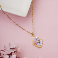 Exquisite Vintage Style Rose Cameo Pendant with Pearl Accent