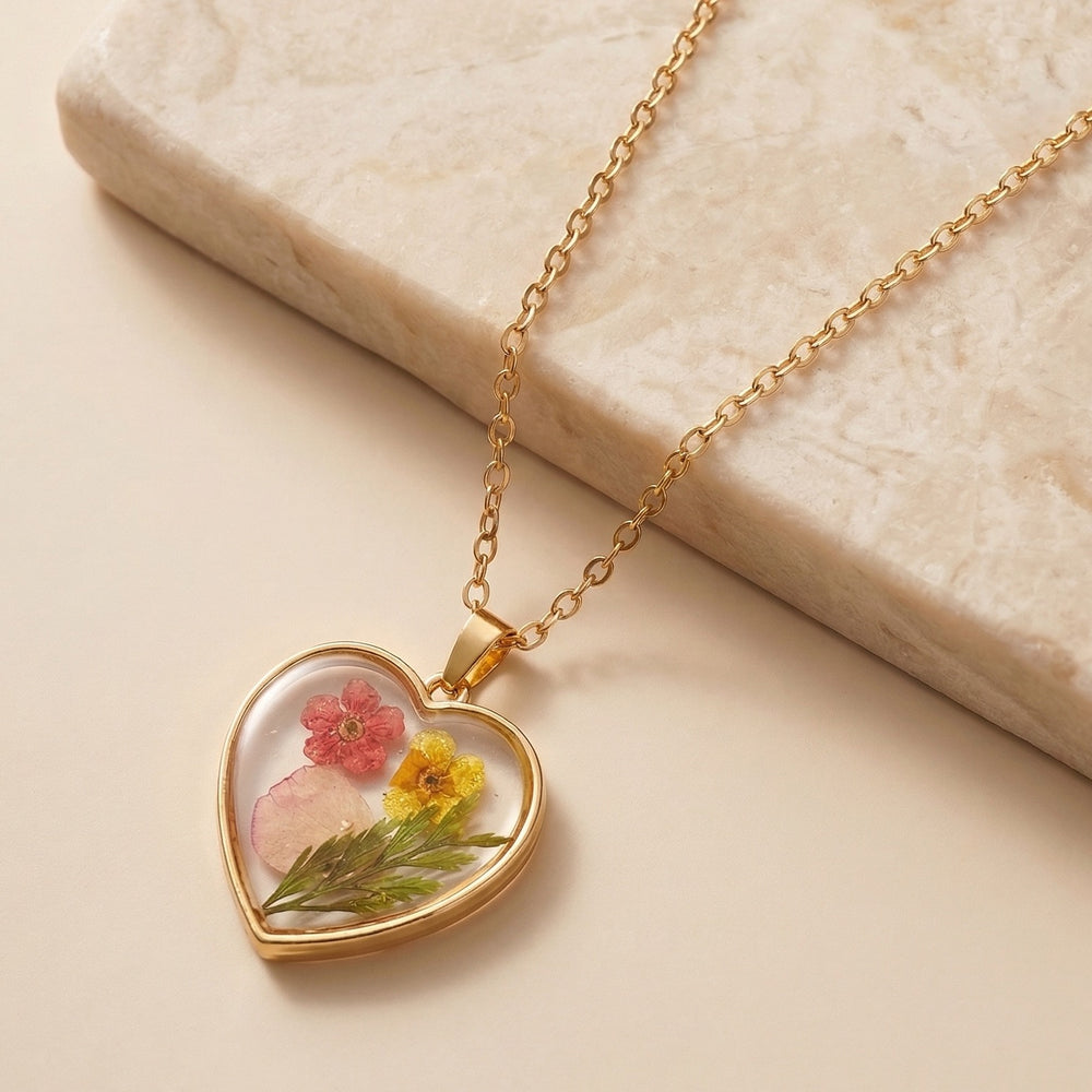 Romantic Heart Shaped Real Pressed Flower Resin Necklace