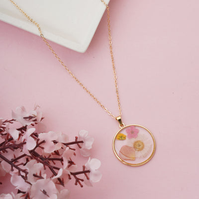 Classic Round Pressed Flower Resin Pendant Necklace - Second Image