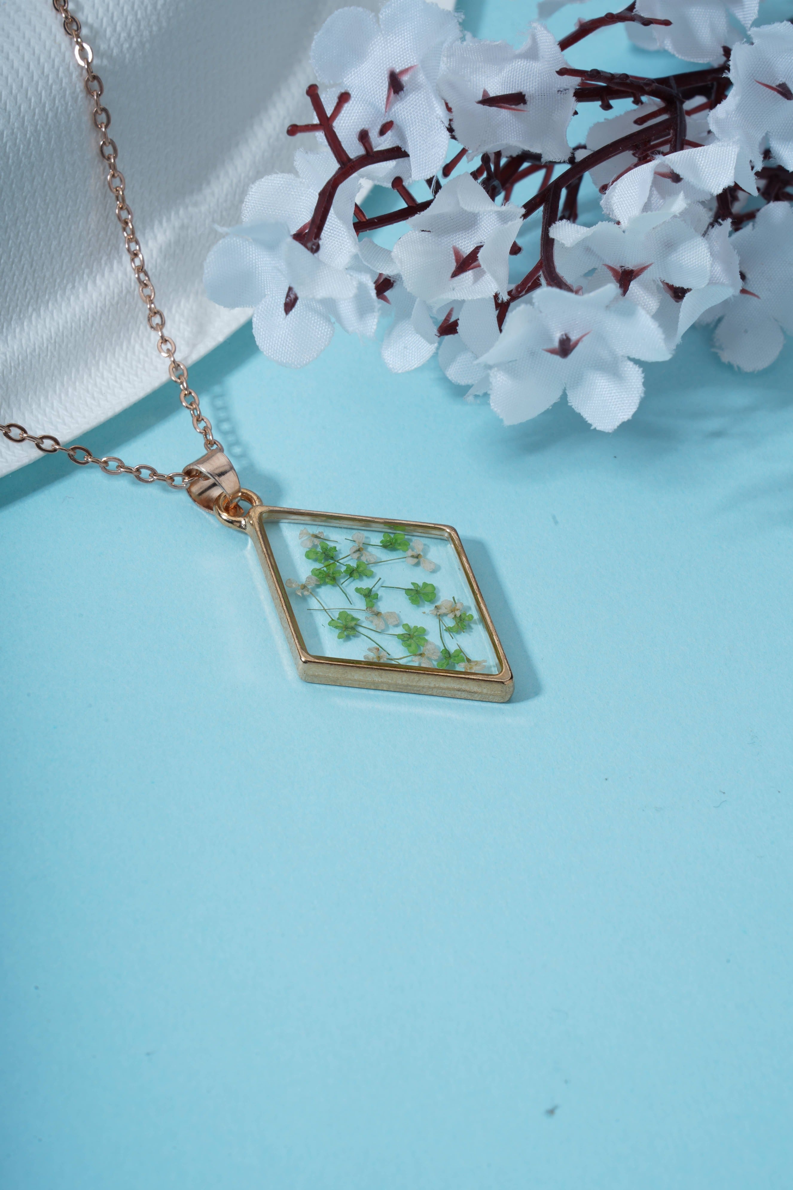 Dried Real Flower Resin Pendant chain for girls | Anniversary Gift