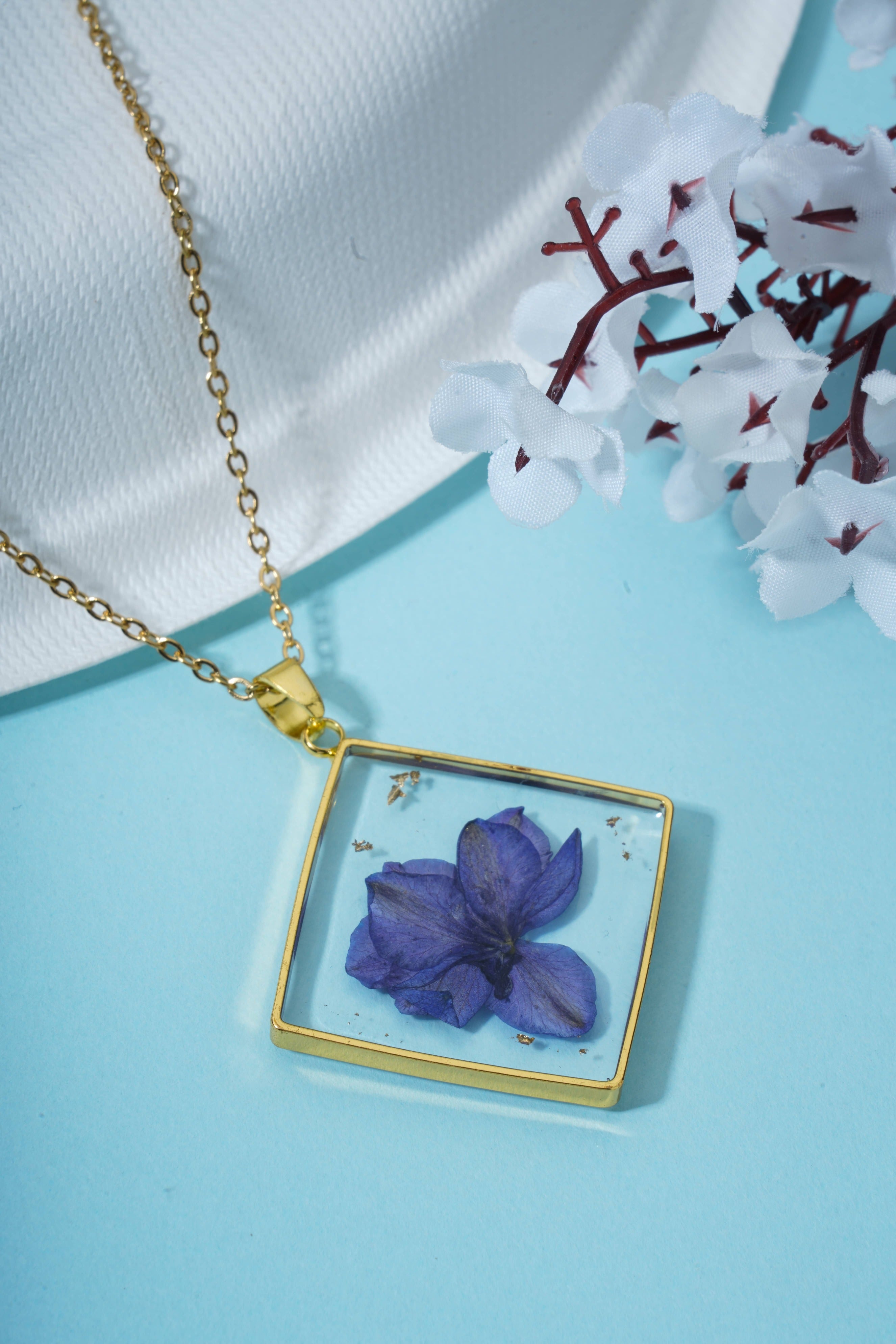 Dried Real Flower Resin Pendant chain for girls | Anniversary Gift