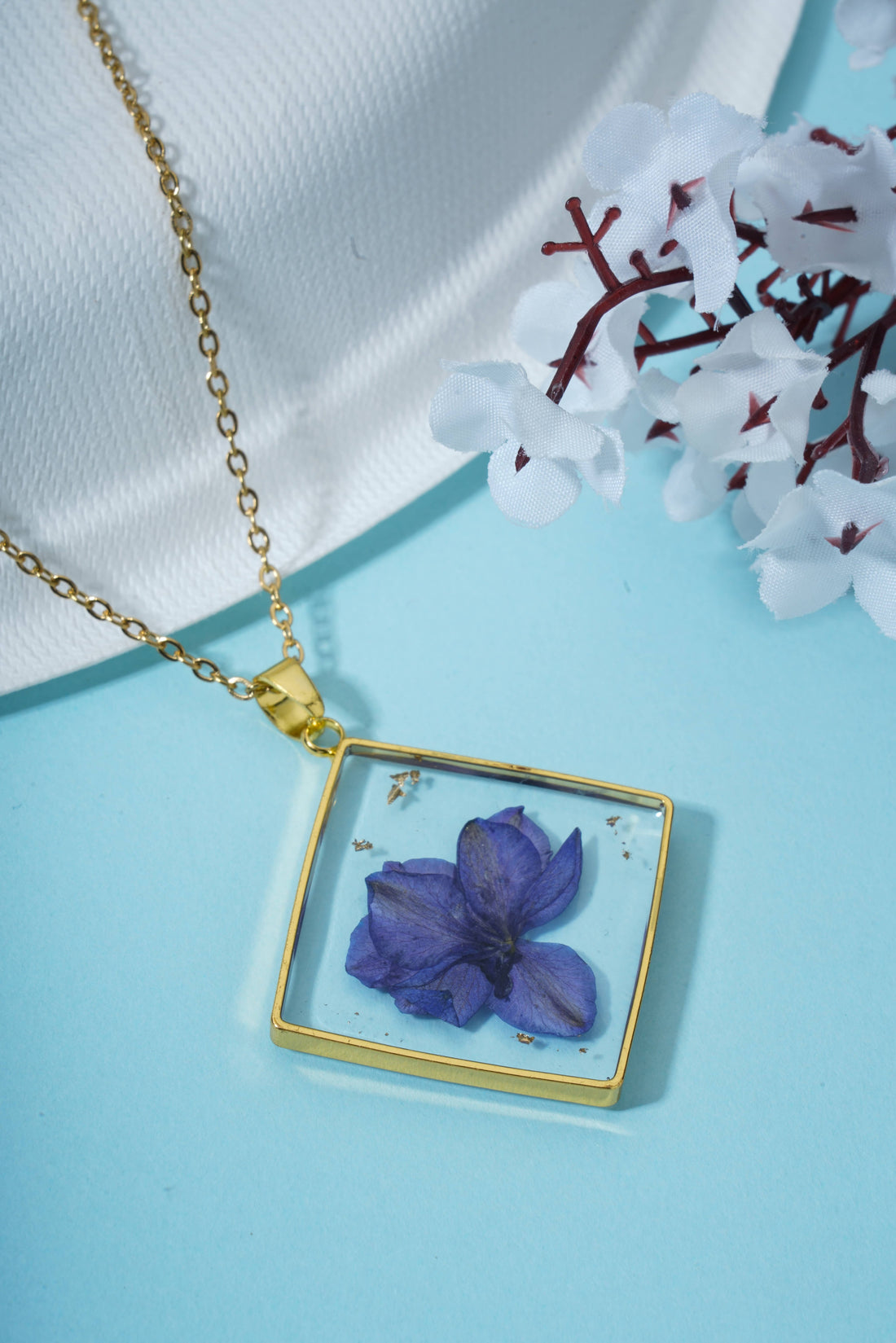 Dried Real Flower Resin Pendant chain for girls | Anniversary Gift