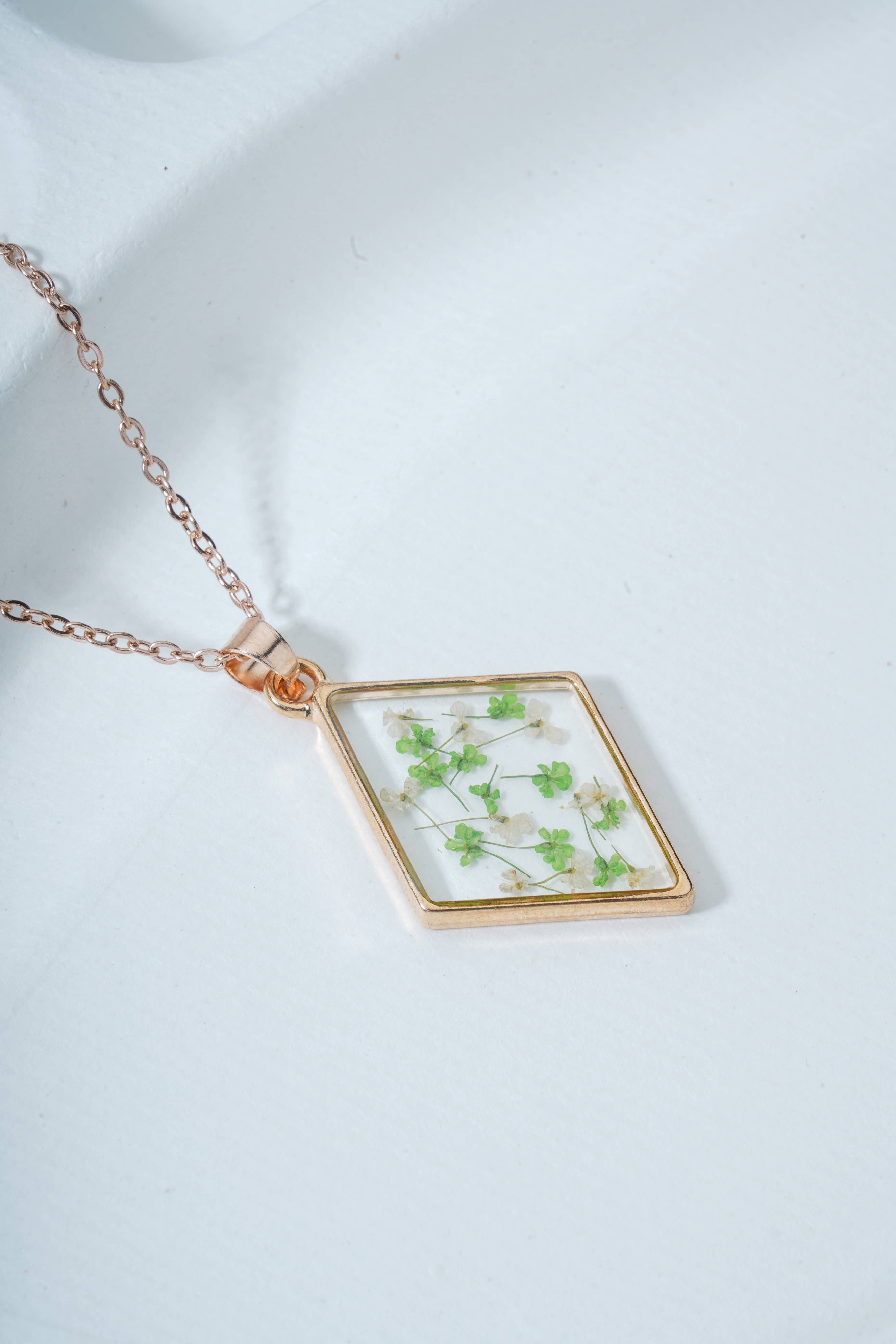 Dried Real Flower Resin Pendant chain for girls | Anniversary Gift