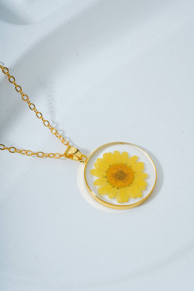 Dried Resin Real Flower Pendant chain for girls | Anniversary Gift | Birthday Gift - Second Image