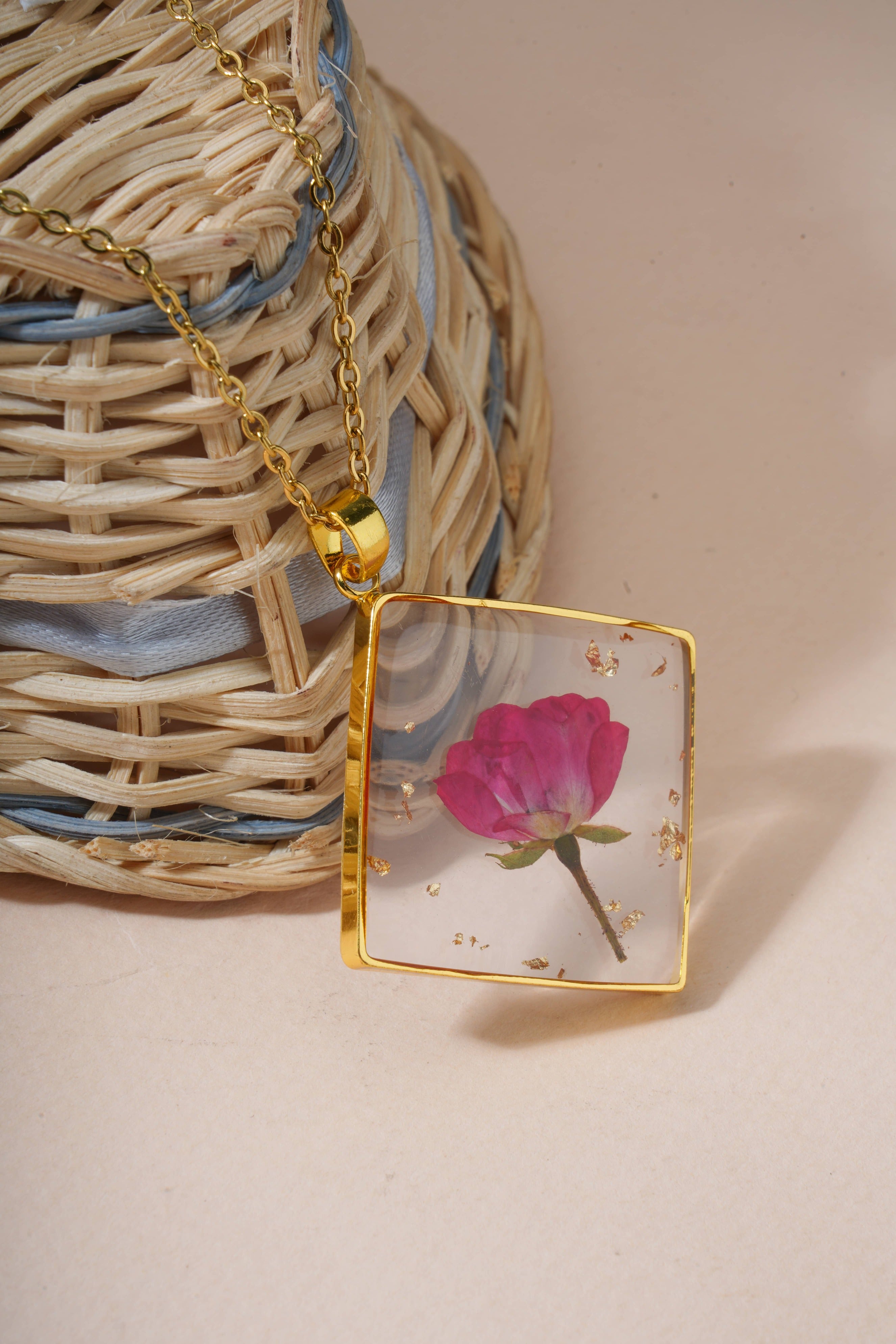 Dried Real Flower Resin Pendant chain for girls | Anniversary Gift