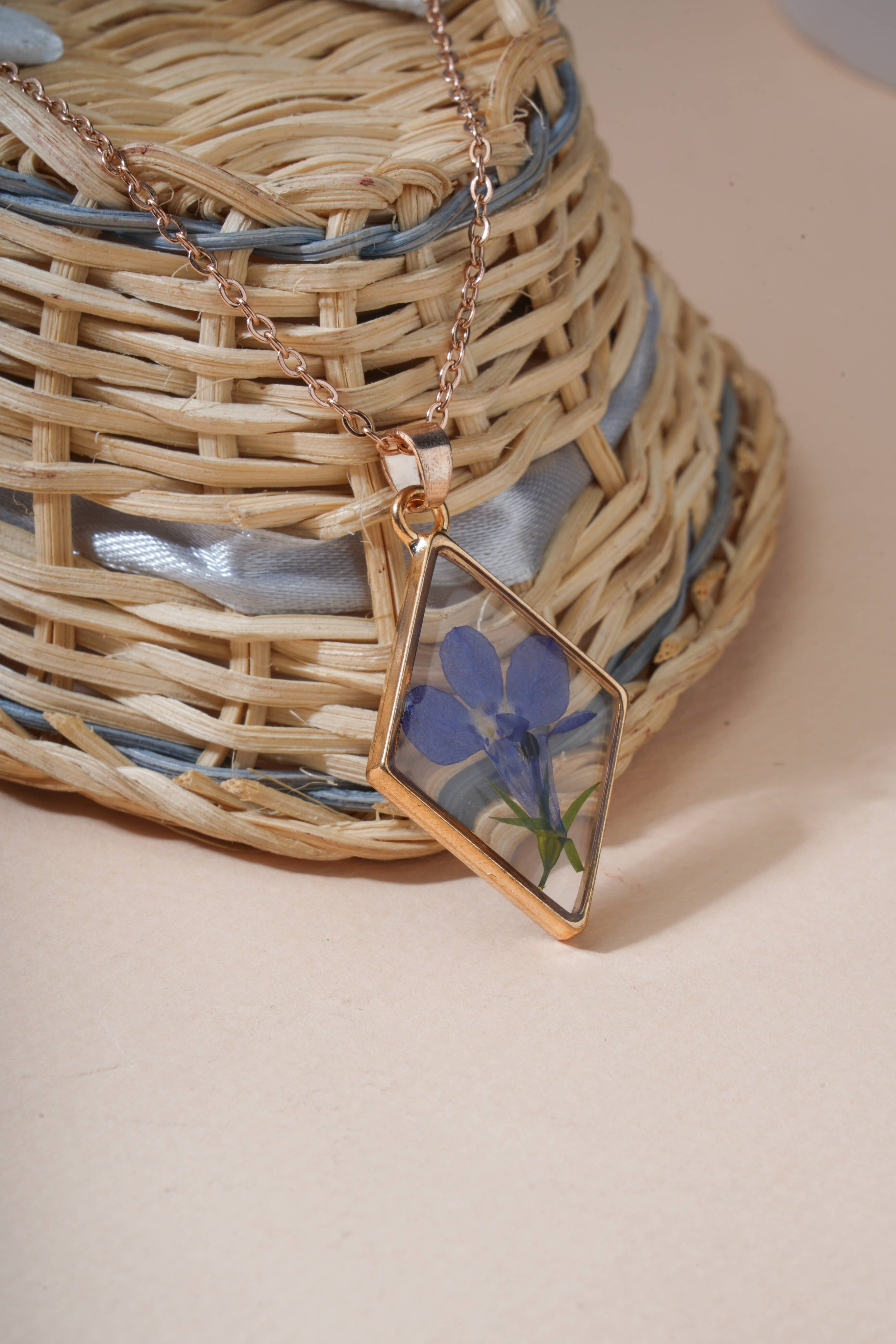 Dried Real Flower Resin Pendant chain for girls | Anniversary Gift