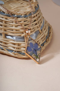 Dried Real Flower Resin Pendant chain for girls | Anniversary Gift