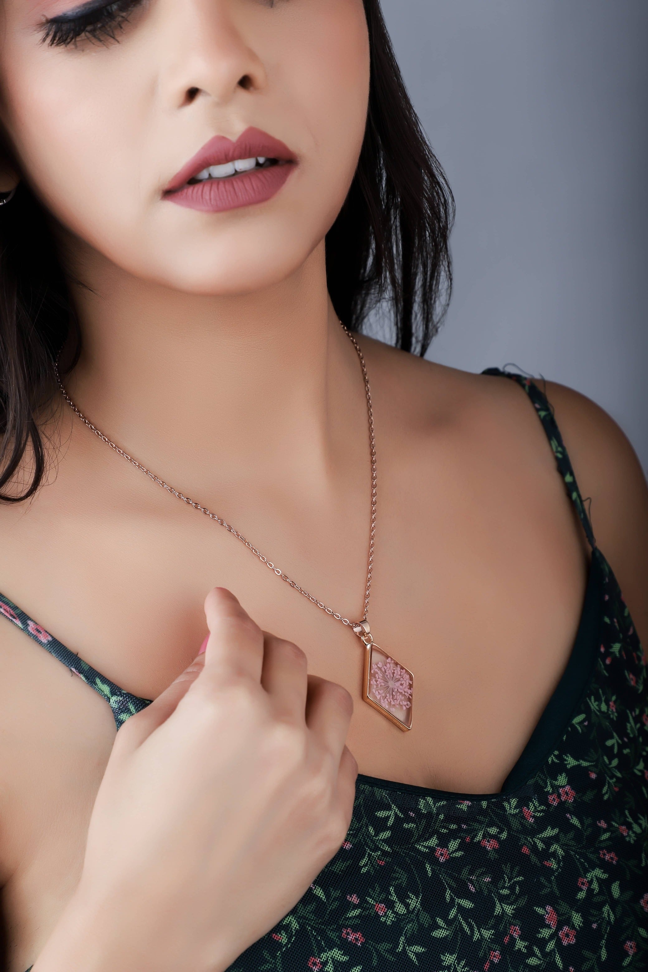 Dried Real Flower Resin Pendant chain for girls | Anniversary Gift