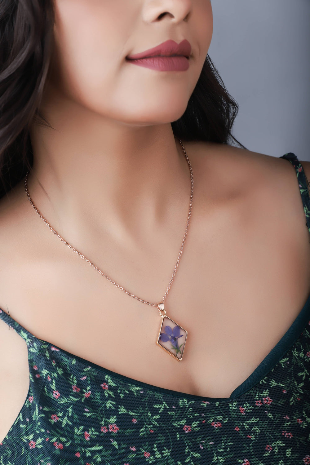 Dried Real Flower Resin Pendant chain for girls | Anniversary Gift