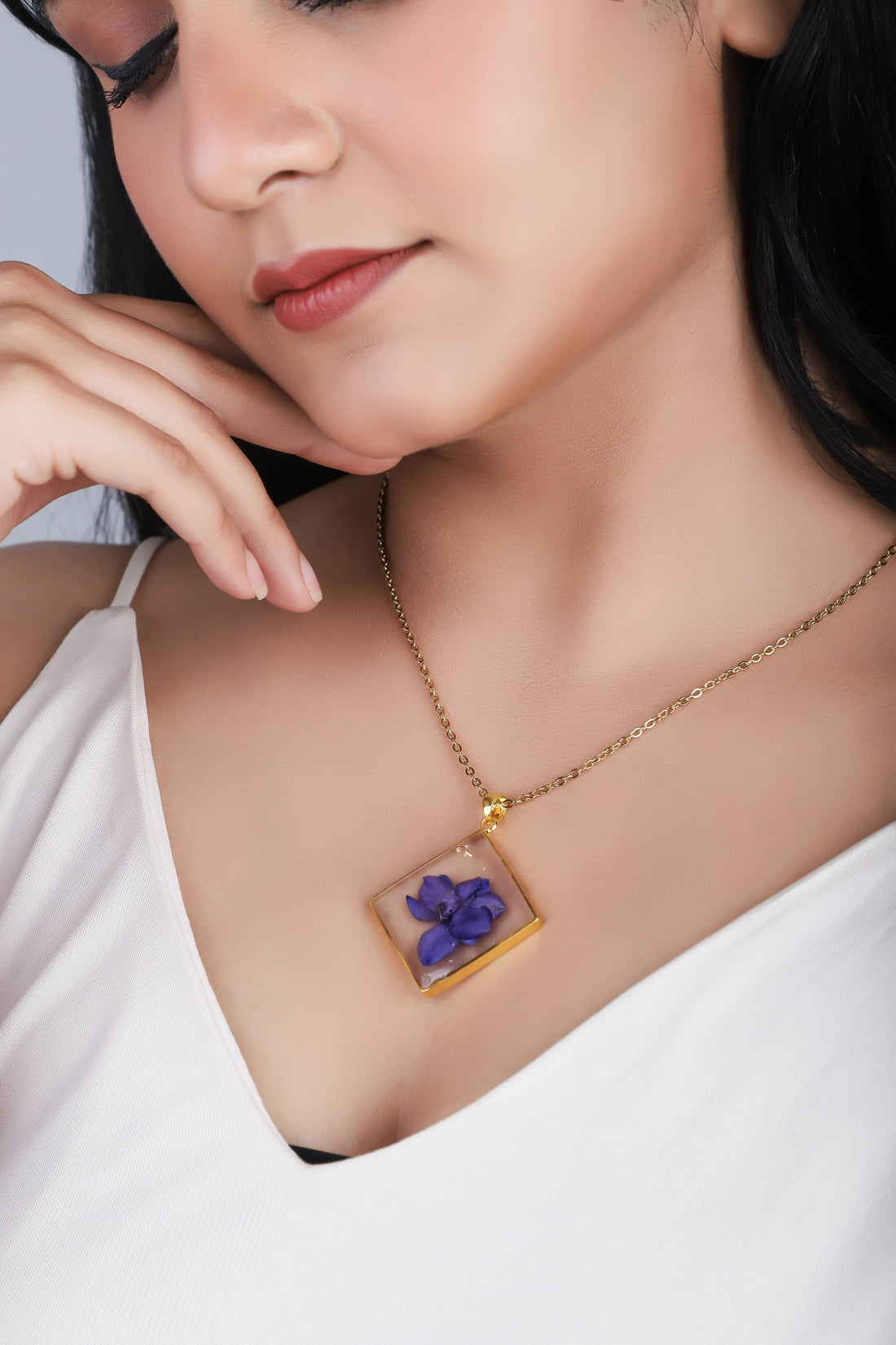 Dried Real Flower Resin Pendant chain for girls | Anniversary Gift