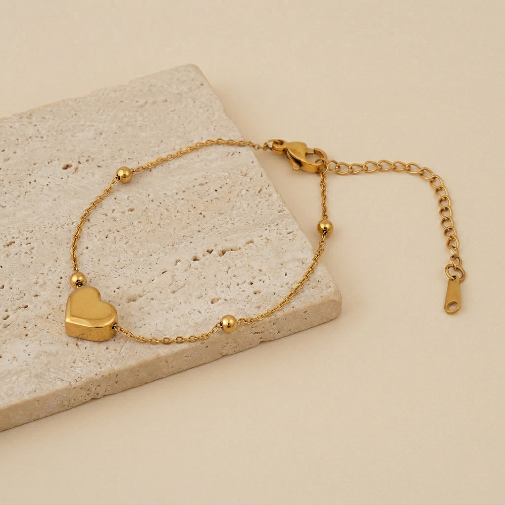 Minimilist Elegant Gold Toned Anti-Tarnish Heart Bracelet for Daily Wear