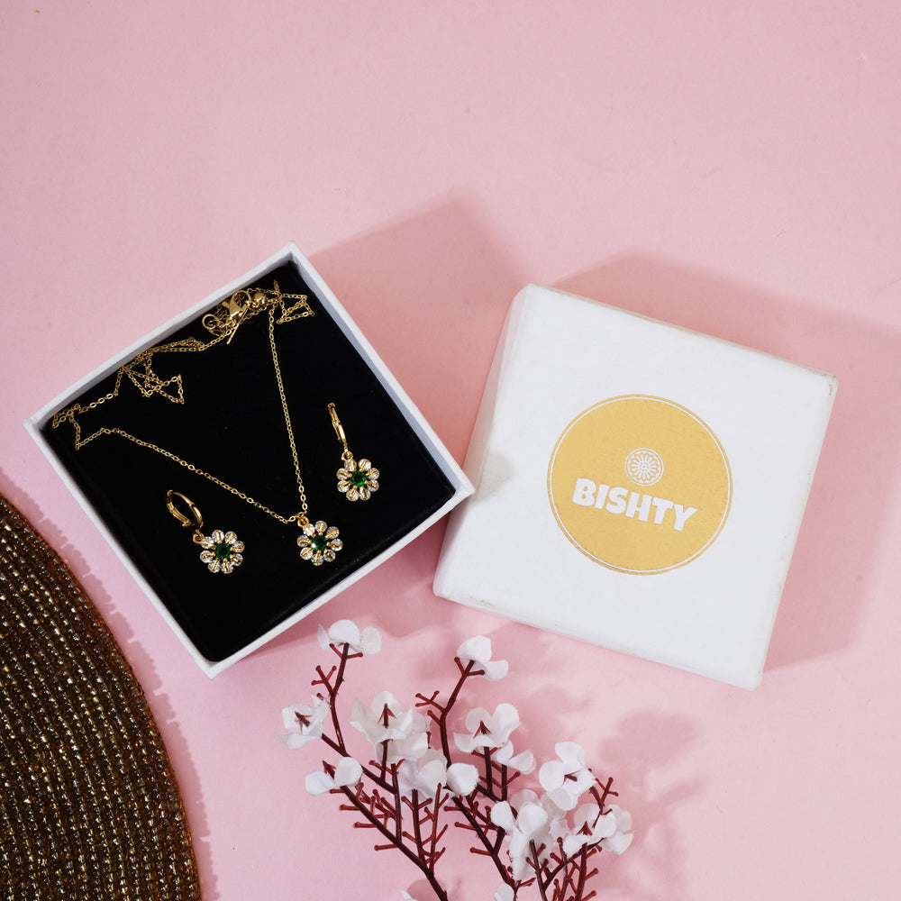 Gold Flower Cut pendant chain and earring set